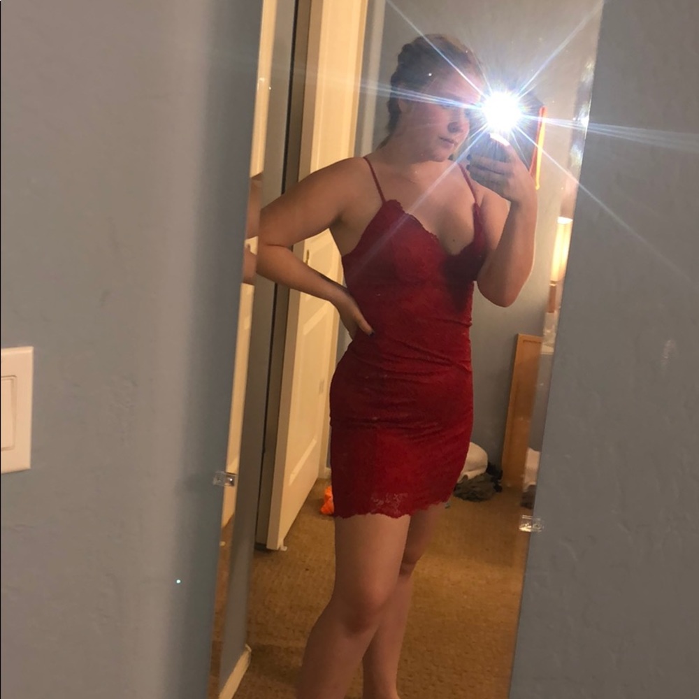 (🌟3/$40) Red lace bodycon dress